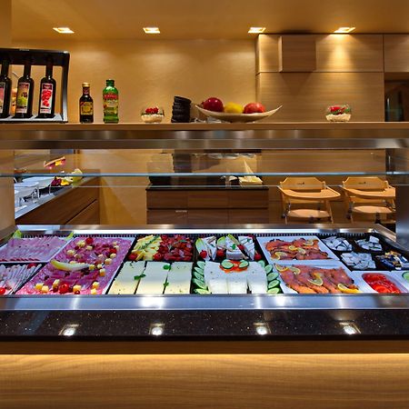 Best Western Plus, Bathurst Hotel & Suites Экстерьер фото