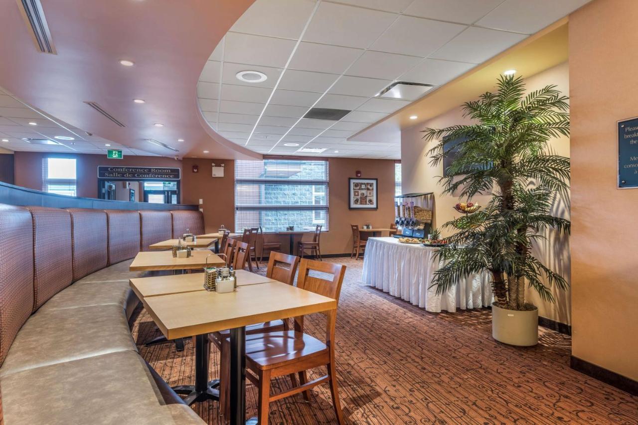 Best Western Plus, Bathurst Hotel & Suites Экстерьер фото