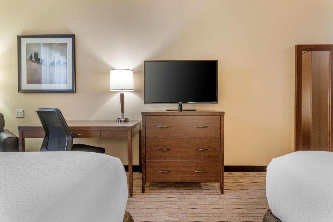 Best Western Plus, Bathurst Hotel & Suites Экстерьер фото