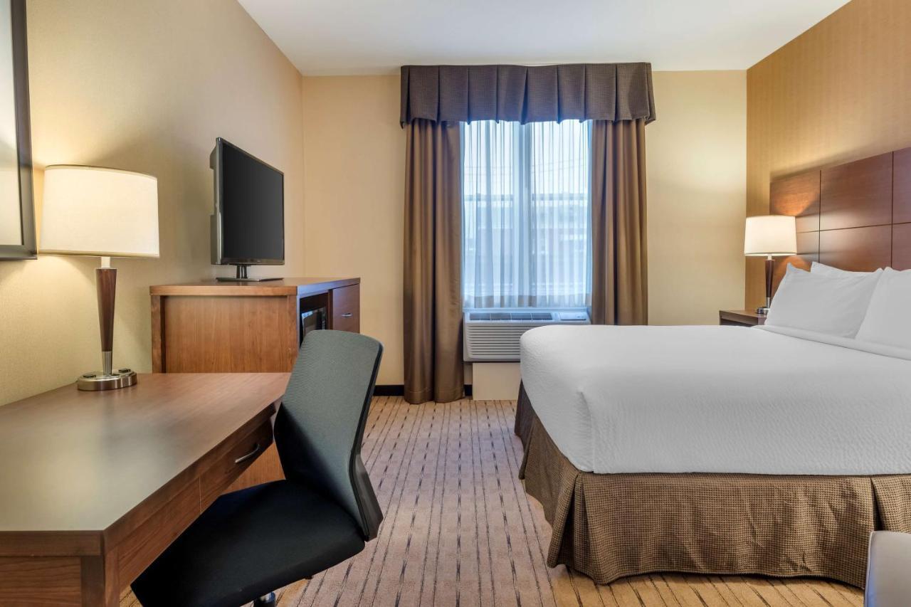 Best Western Plus, Bathurst Hotel & Suites Экстерьер фото