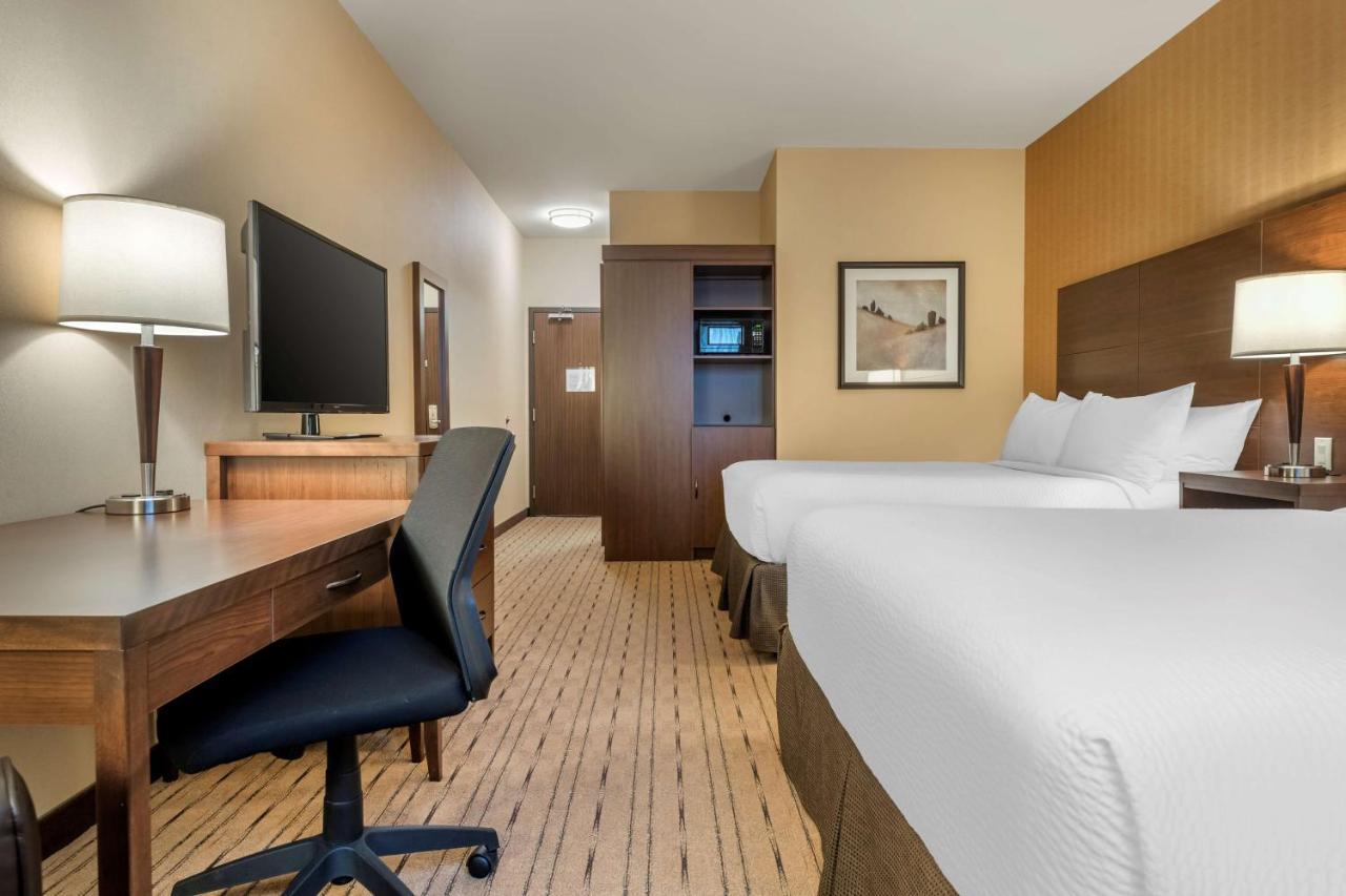 Best Western Plus, Bathurst Hotel & Suites Экстерьер фото