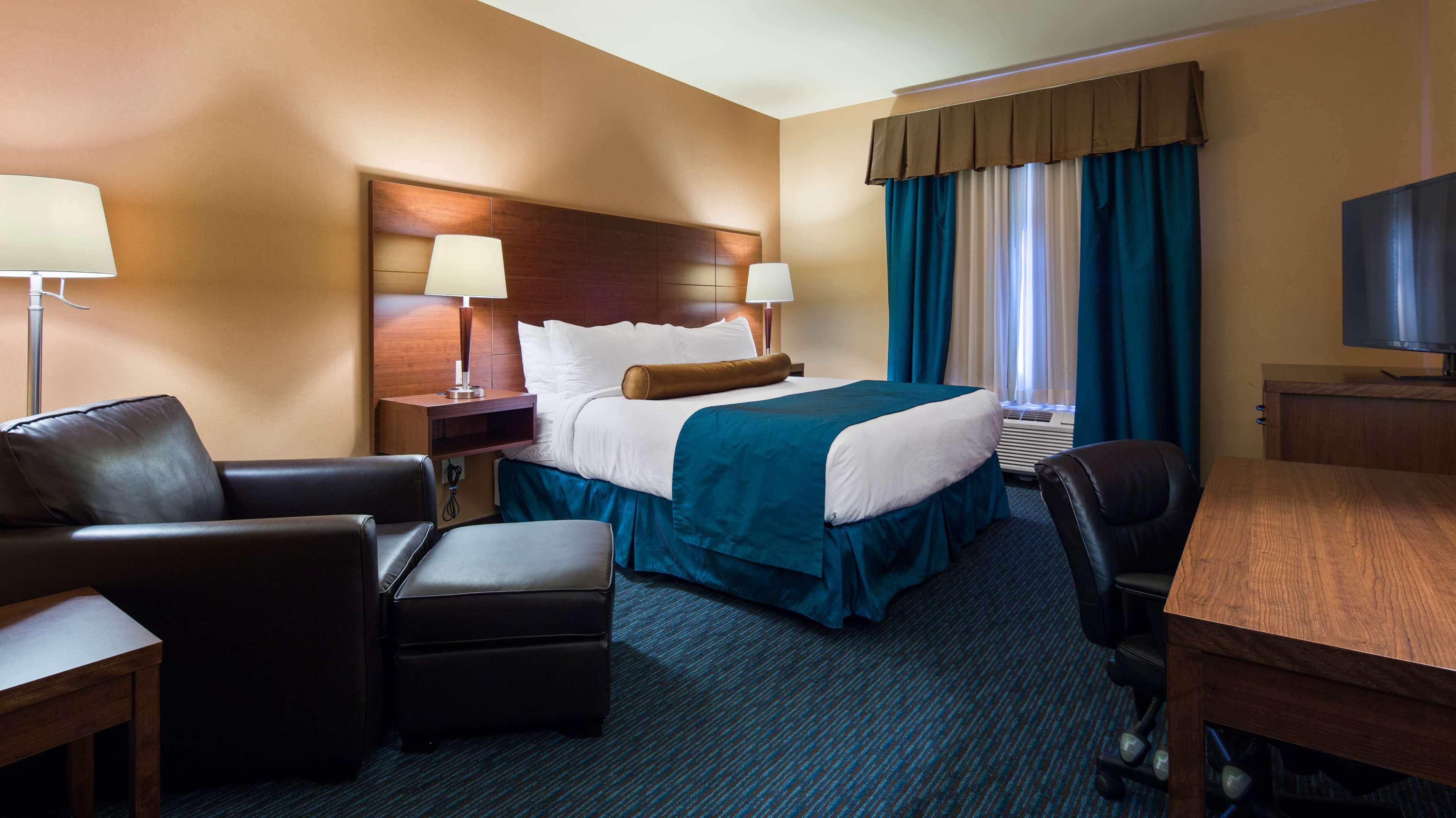 Best Western Plus, Bathurst Hotel & Suites Экстерьер фото