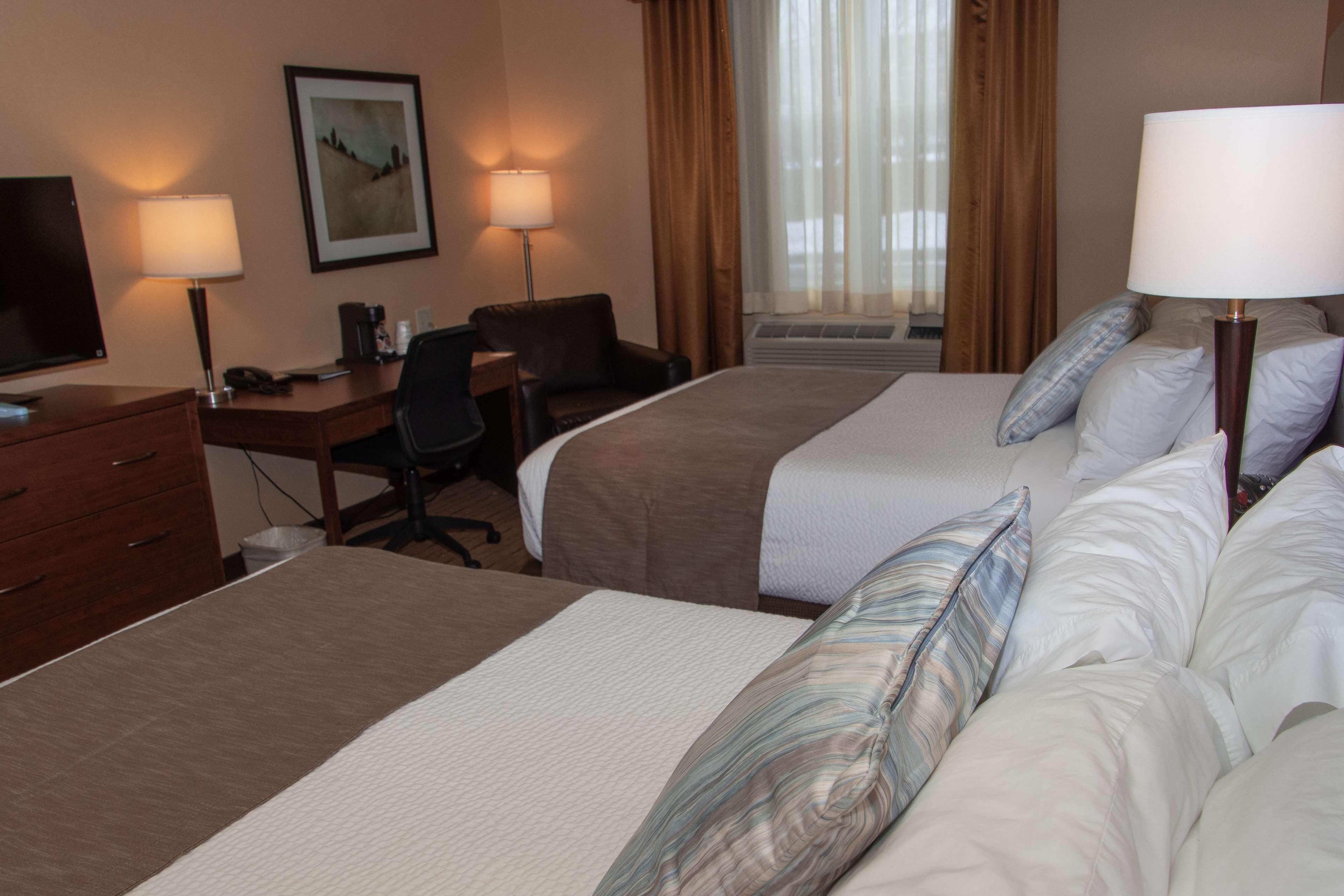 Best Western Plus, Bathurst Hotel & Suites Экстерьер фото