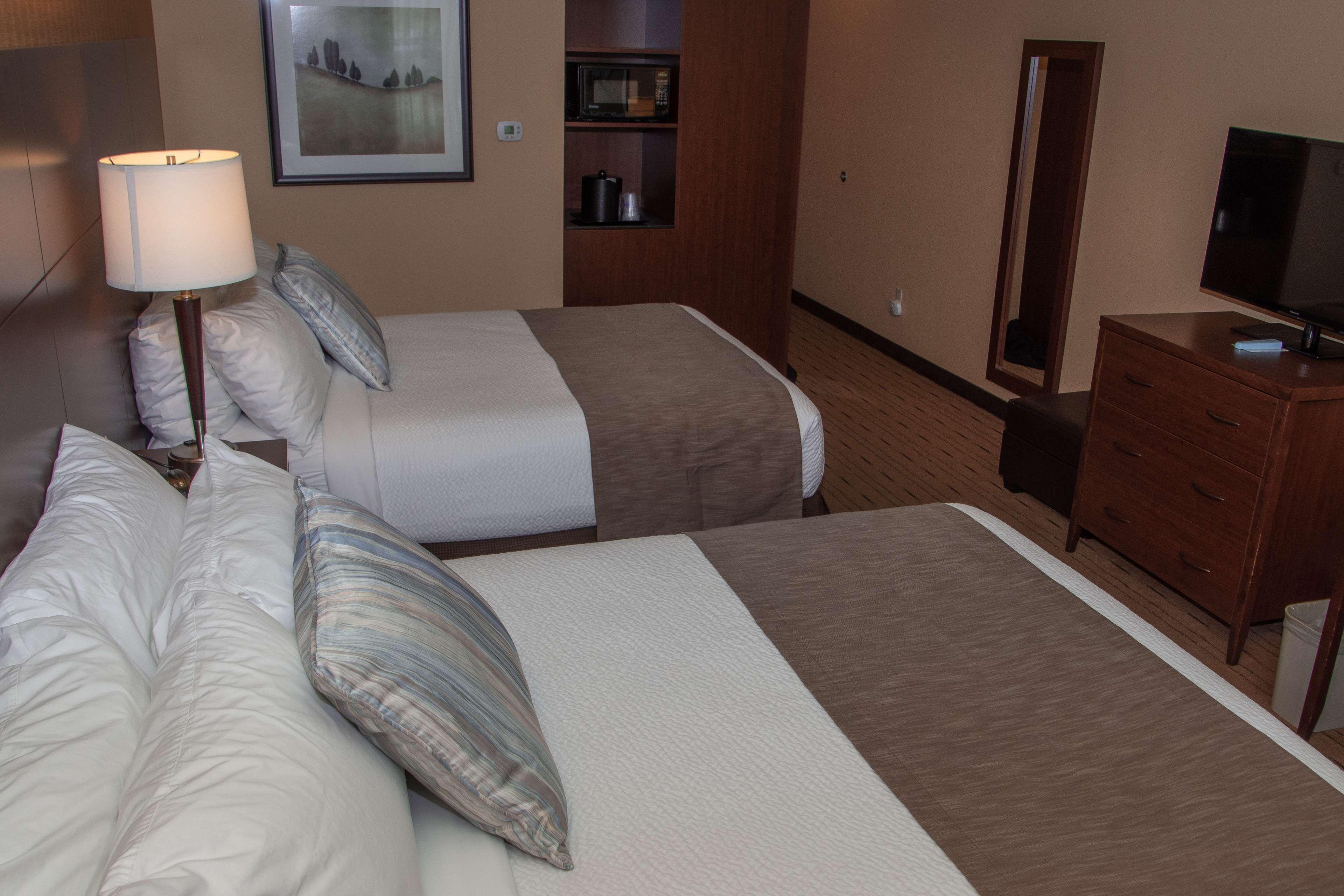 Best Western Plus, Bathurst Hotel & Suites Экстерьер фото