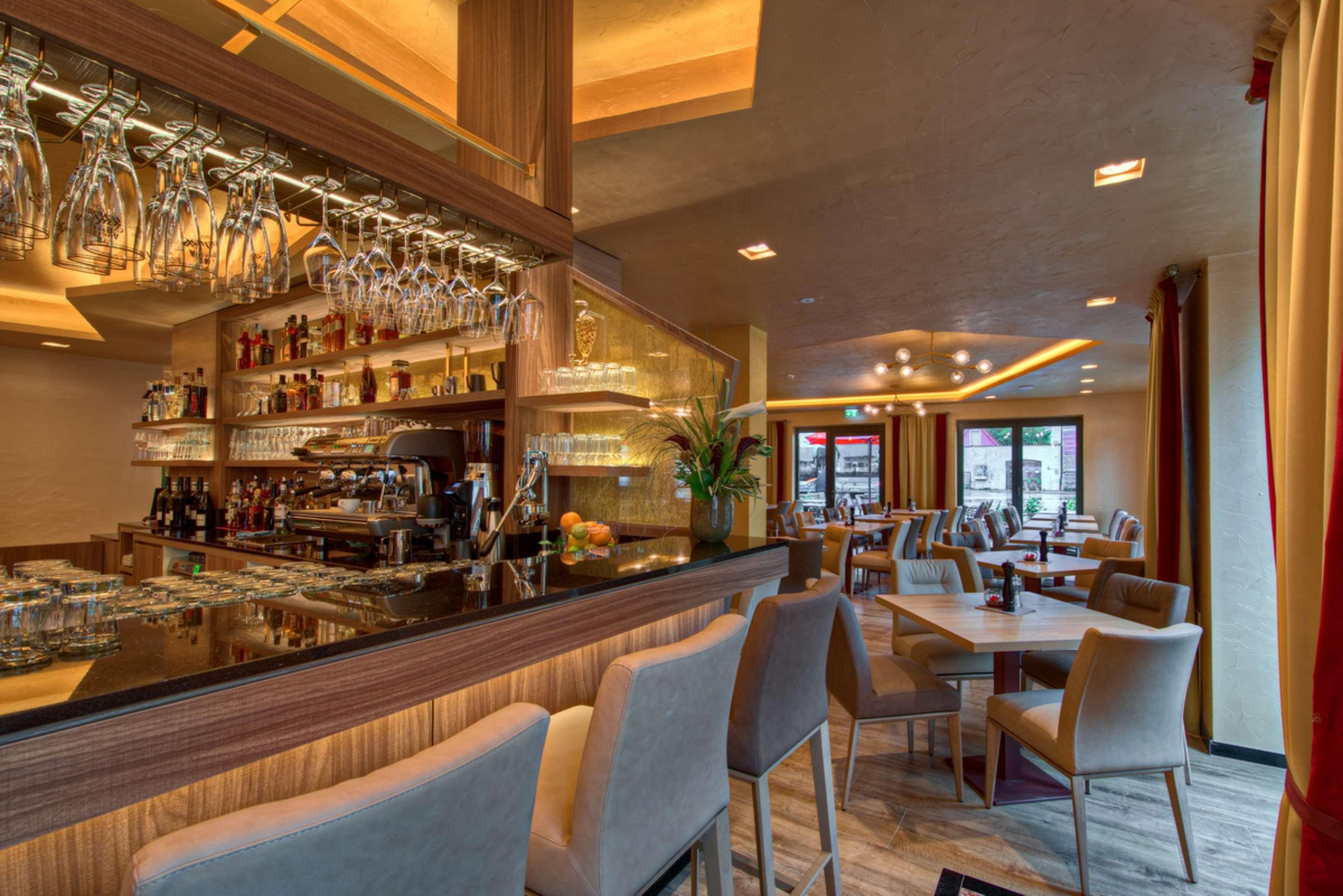 Best Western Plus, Bathurst Hotel & Suites Экстерьер фото
