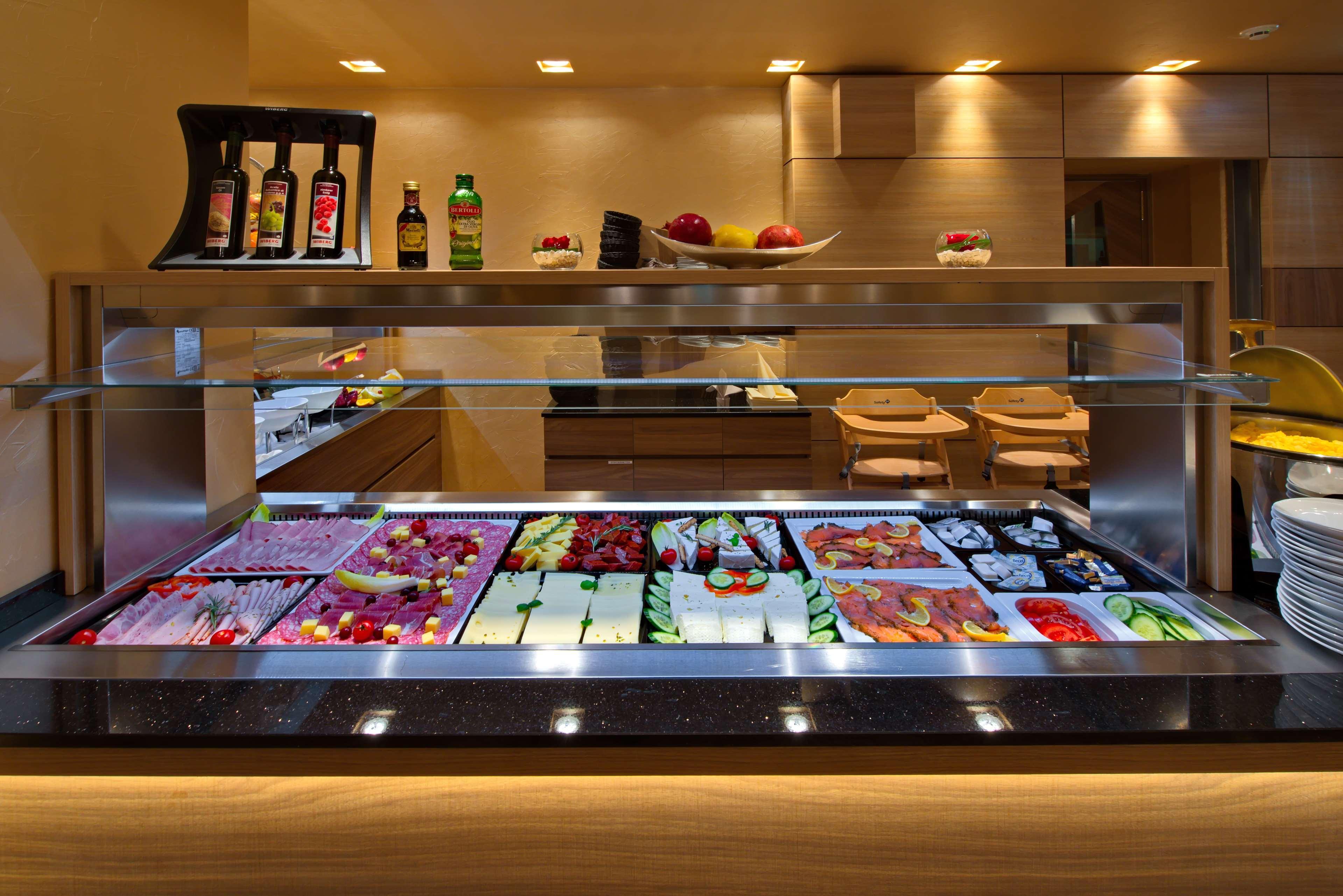 Best Western Plus, Bathurst Hotel & Suites Экстерьер фото
