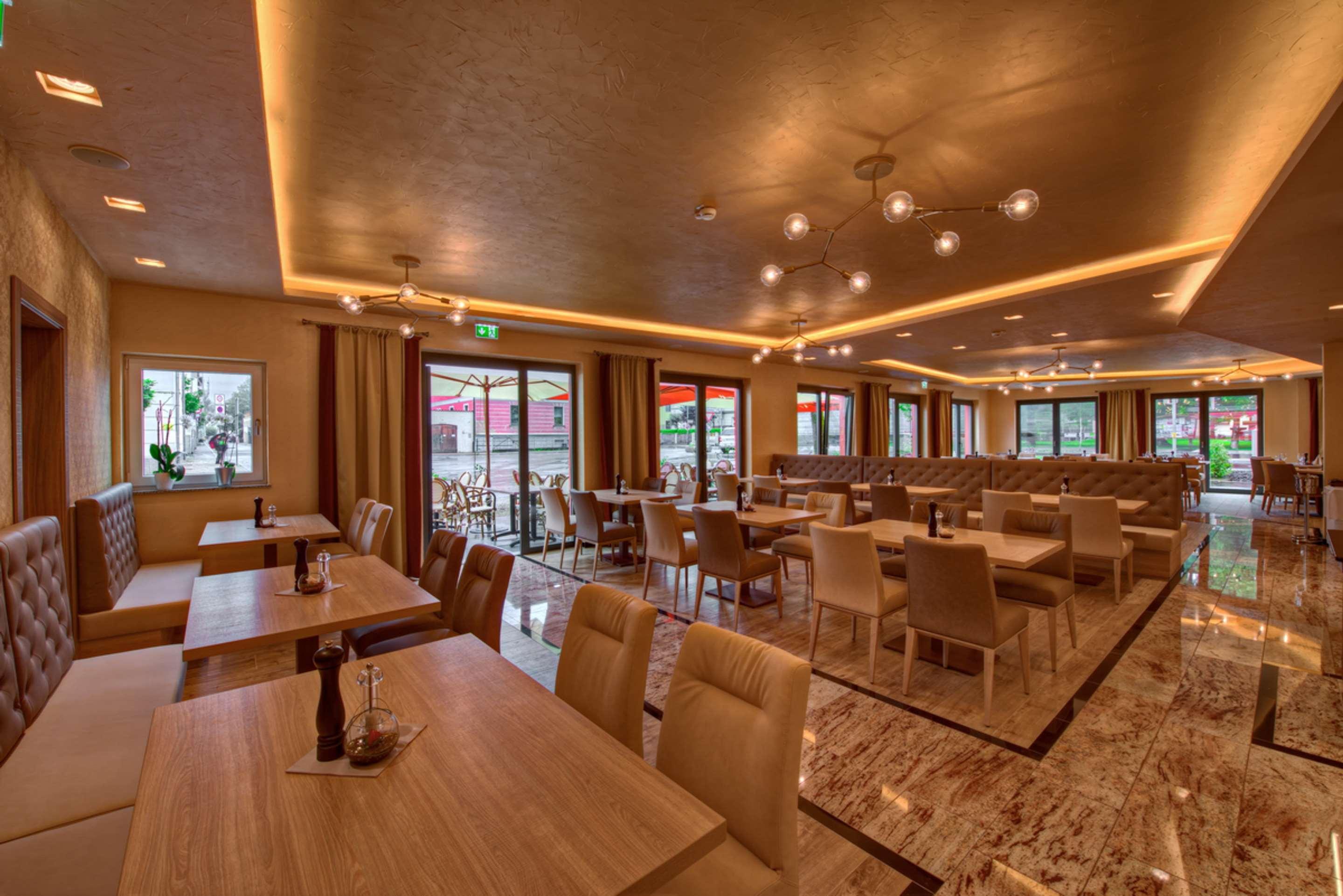 Best Western Plus, Bathurst Hotel & Suites Экстерьер фото