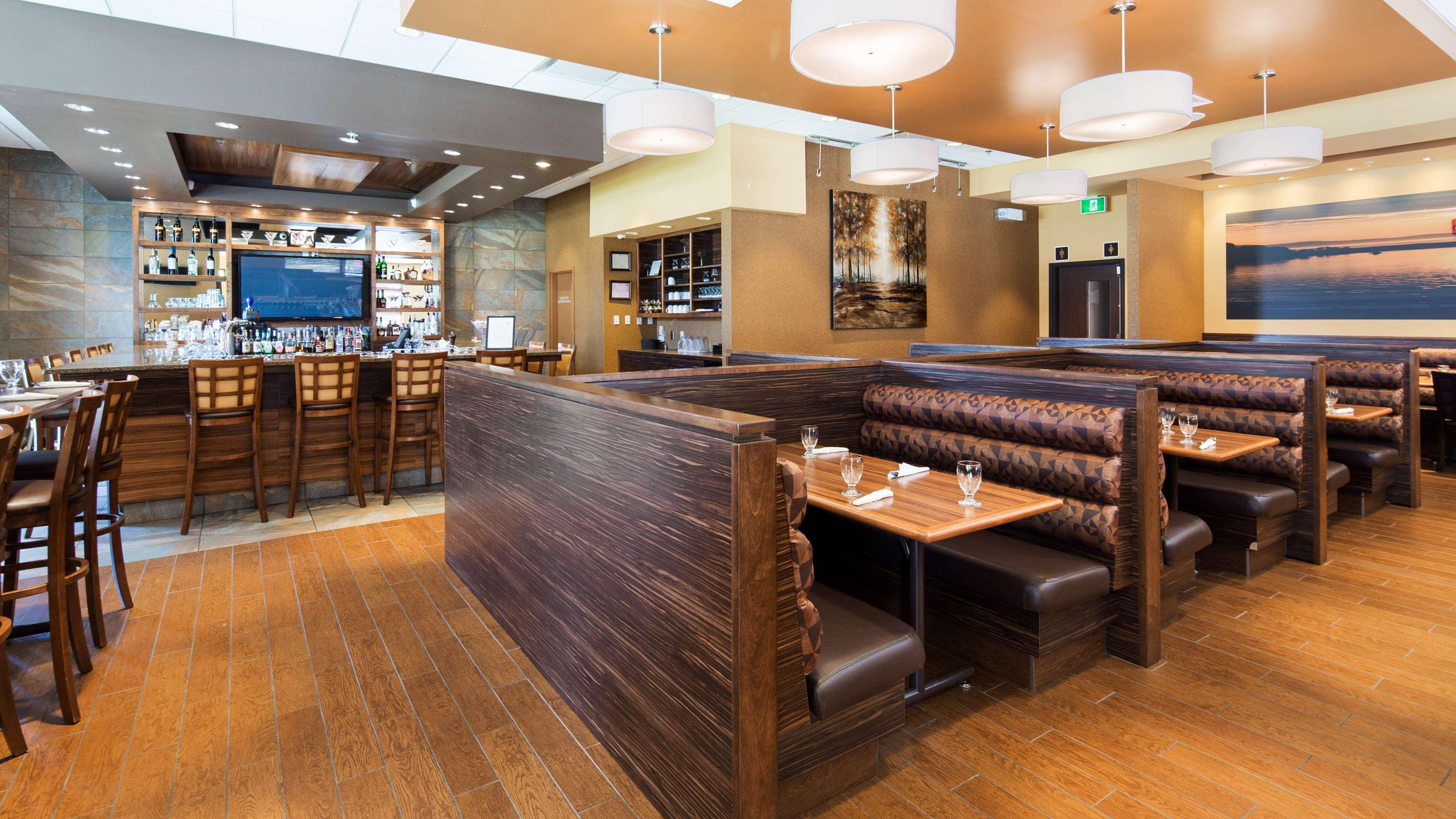 Best Western Plus, Bathurst Hotel & Suites Экстерьер фото