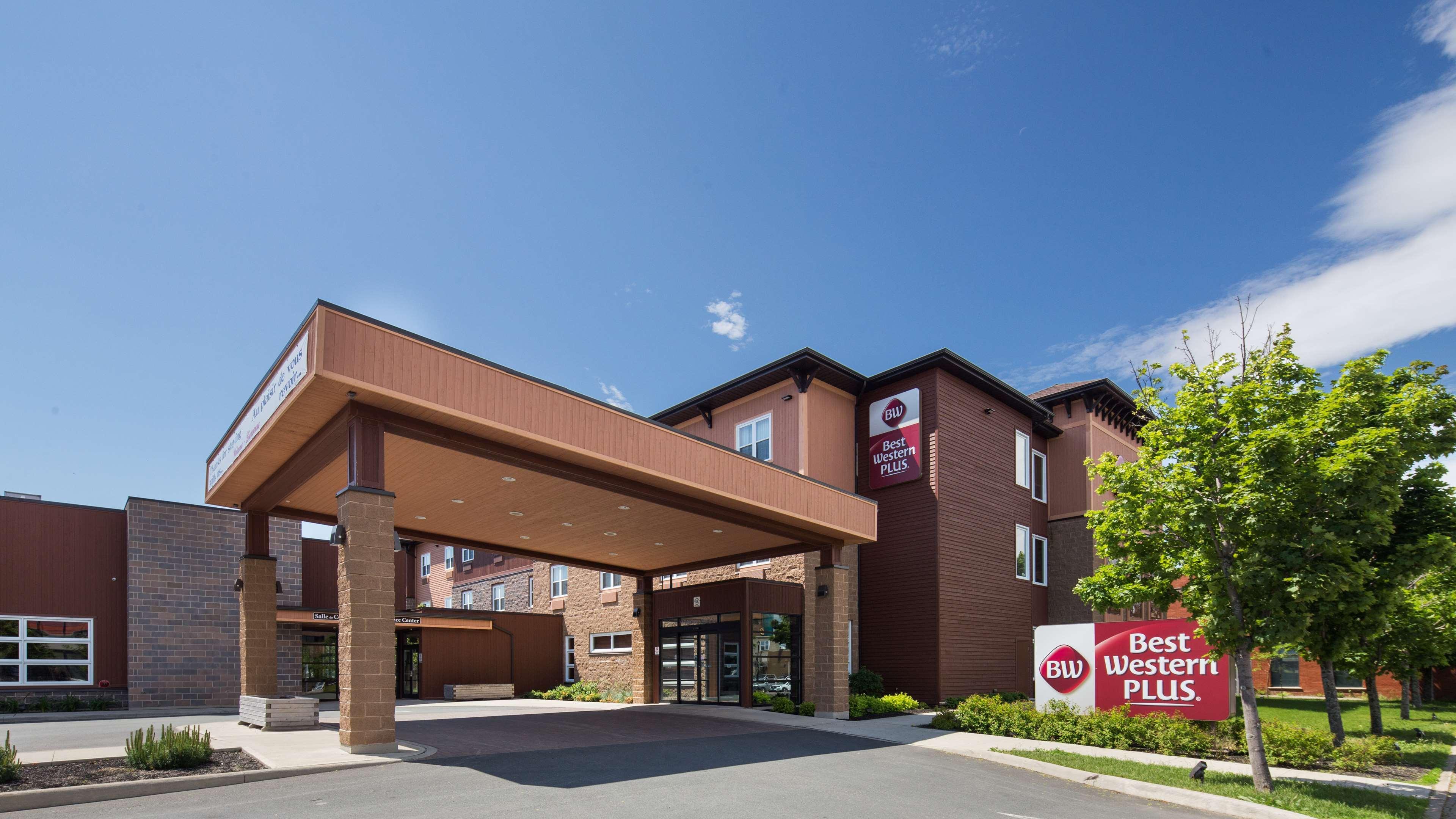 Best Western Plus, Bathurst Hotel & Suites Экстерьер фото